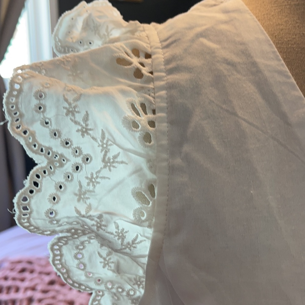 White 0x lace top - Picture 4 of 8